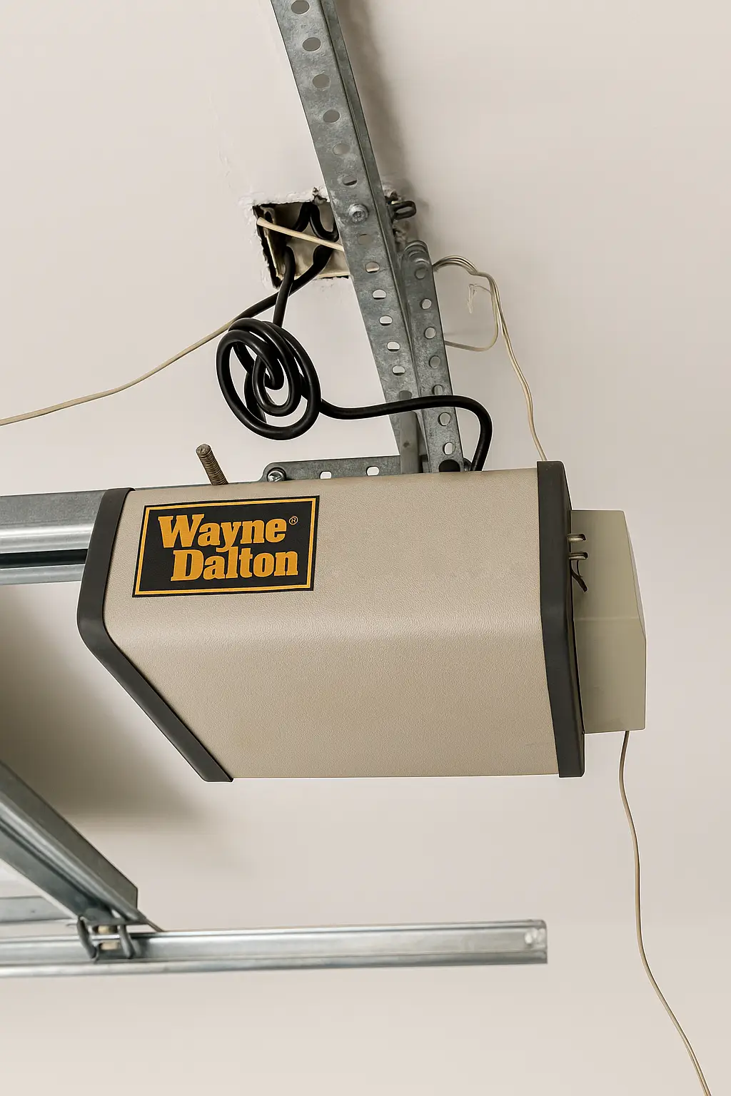 garage-door-in-winter